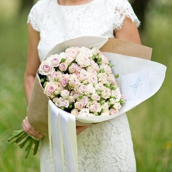 Букет Бледно-лавандовые кустовые розы